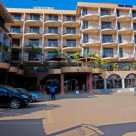 The Tick Hotel Kampala Extérieur photo